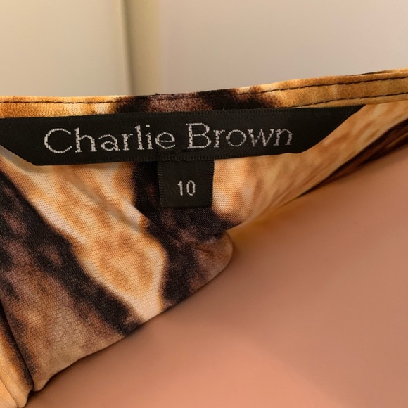 CHARLIE BROWN batwing dress - Picture 9 of 10